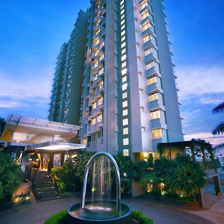 Golden Tulip Balikpapan Hotel & Suites Exterior photo